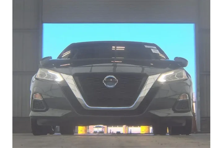 $16690 : Nissan Altima 2022 2.5 SV 4d image 3