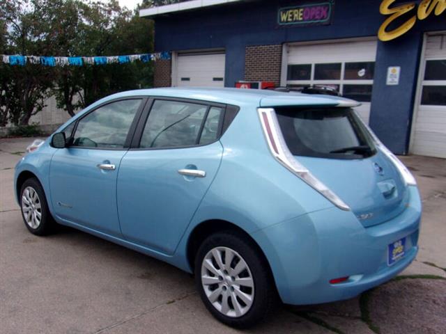 $8999 : 2015 LEAF S image 9