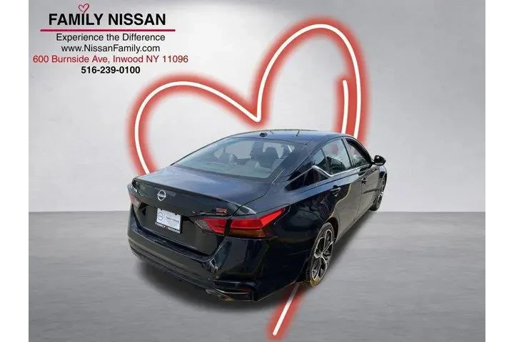 $14852 : Nissan Altima 2024 2.5 SR 4d image 3