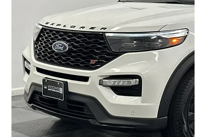 $38999 : Ford Explorer 2022 AWD ST 4d image 2