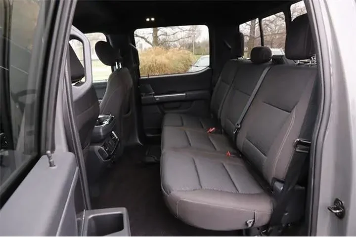 $29950 : Ford F-150 2021 4x4 XLT 4dr image 9