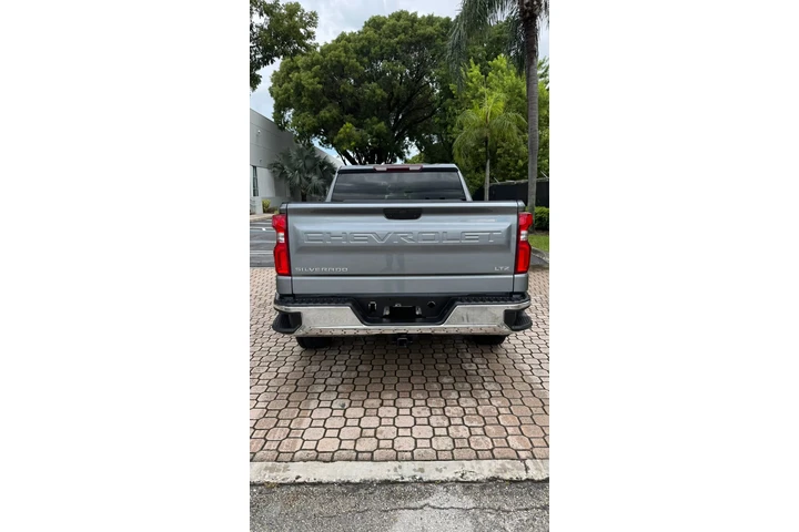 $27500 : *Chevrolet Silverado LT 4X4* image 5