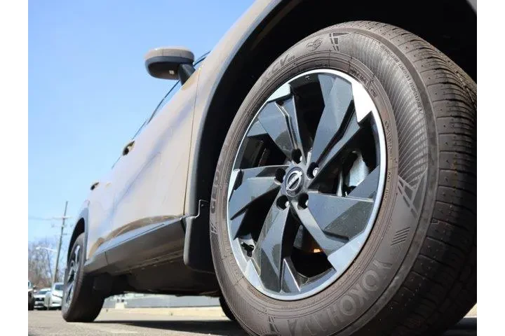 $27195 : Nissan Rogue 2025 AWD SV 4dr image 10