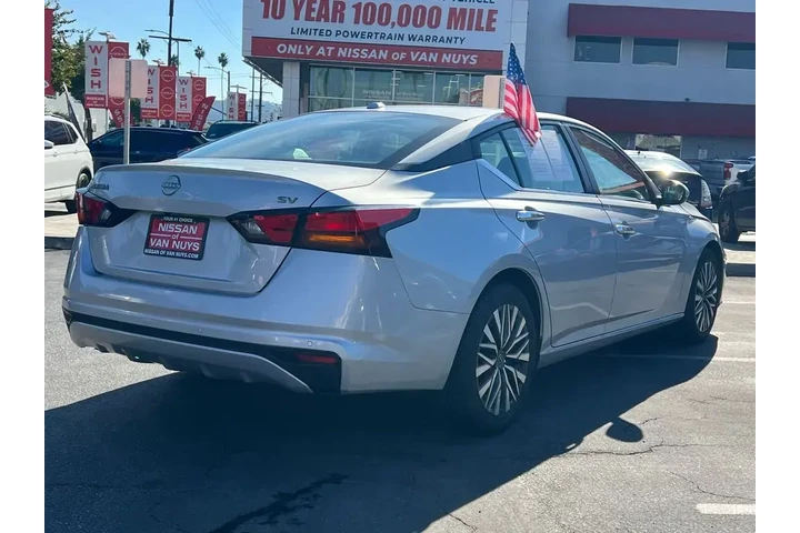$18998 : Nissan Altima 2023 2.5 SV 4d image 5