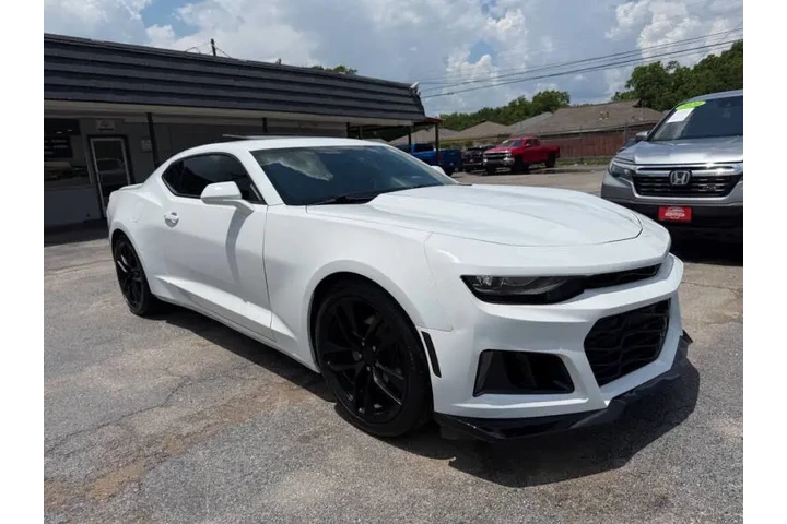 $27495 : 2023 Camaro LT image 6