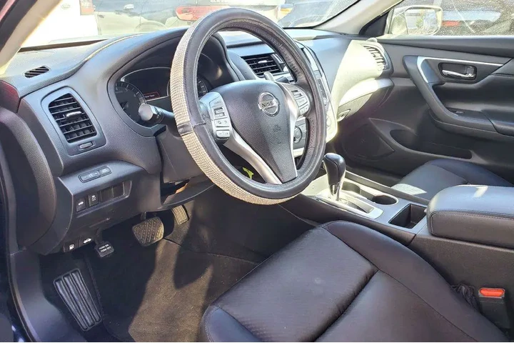 $12269 : Nissan Altima 2017 2.5 SR 4d image 9