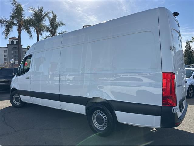 $42997 : 2023 Sprinter Cargo Van 2500 image 4