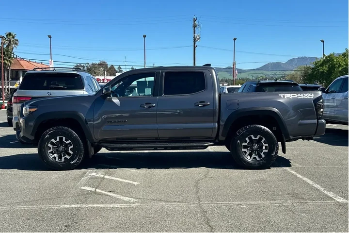 $38900 : Toyota Tacoma 2021 4x4 TRD O image 10