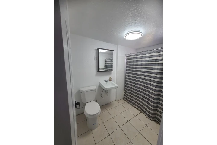 $750 : RECAMARA.  PARA MUJER image 4