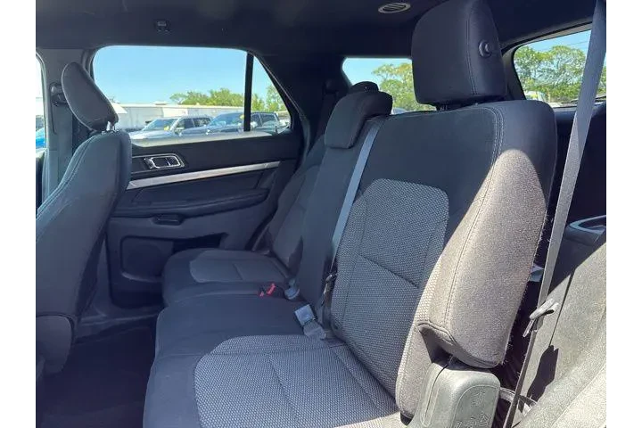 $17998 : Ford Explorer 2019 XLT 4dr S image 7