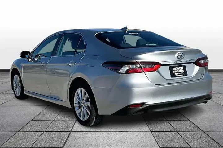$24378 : Toyota Camry 2024 LE 4dr Sed image 10