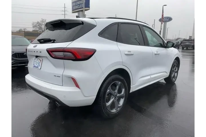 $23720 : Ford Escape 2023 AWD ST-Line image 5