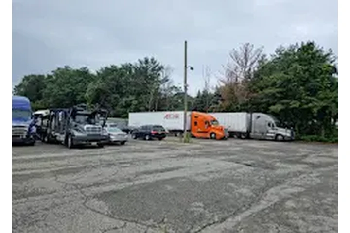 Truck and Trailer Repair Shop image 2