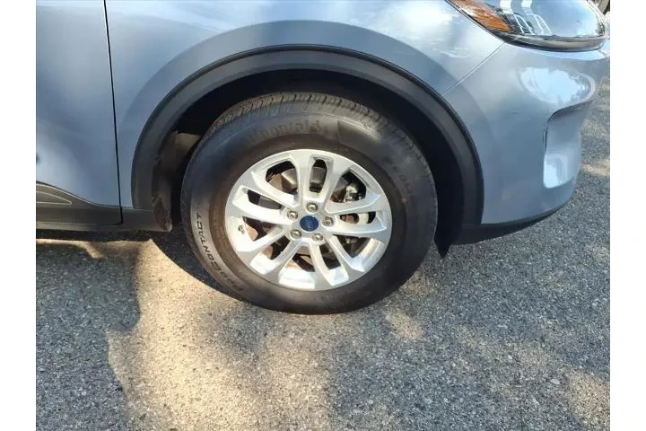 $21580 : Ford Escape 2022 AWD SE 4dr image 5