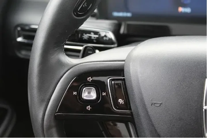 $39998 : Lincoln Corsair 2024 AWD Res image 9