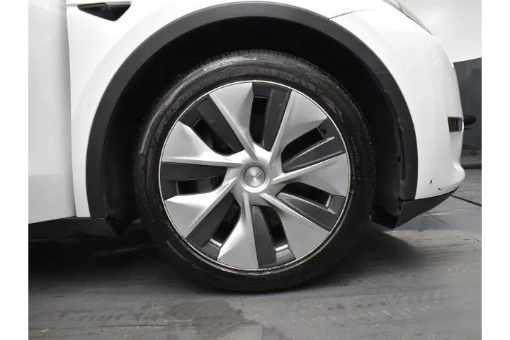 $22526 : Tesla Model Y 2023 AWD 4dr C image 5