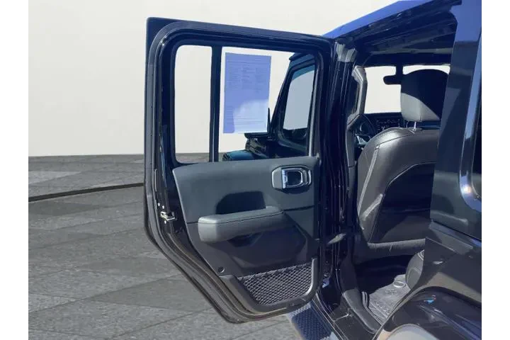 $33900 : Jeep Wrangler Unlimited 2018 image 9