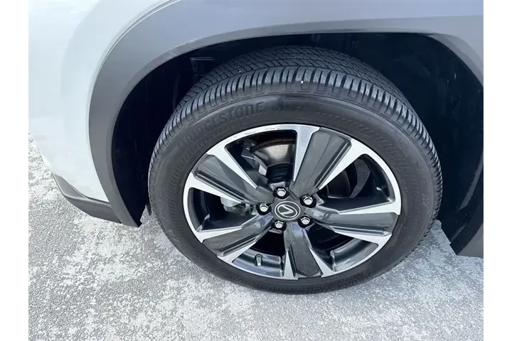 $36588 : Lexus UX 250h 2024 4dr Cross image 10