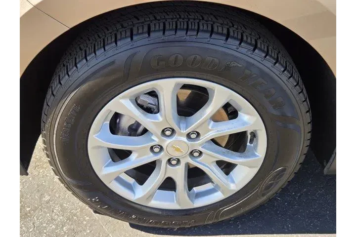 $18991 : Chevrolet Equinox 2019 LT 4d image 9