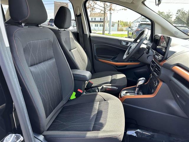 $19424 : PRE-OWNED 2021 FORD ECOSPORT image 9