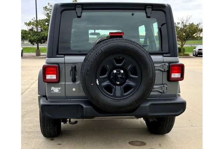 Jeep Wrangler Unlimited 2022 image 4