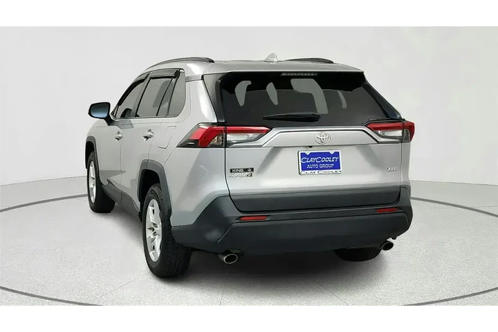$26971 : Toyota RAV4 2021 AWD XLE 4dr image 5