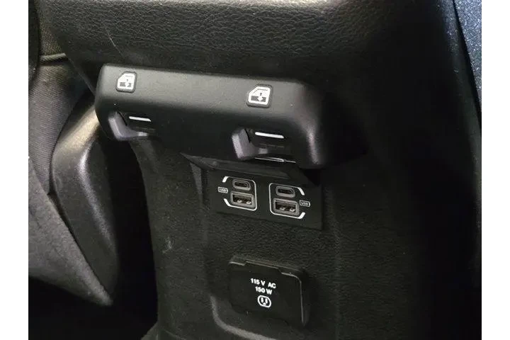 Jeep Wrangler 2023 4x4 Rubic image 9