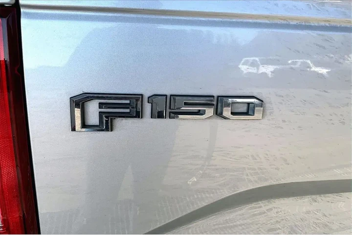 $15591 : Ford F-150 2015 4x2 XLT 4dr image 9