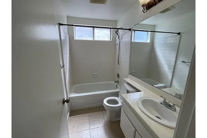 $2200 : Undine Rd, Santa Clarita, CA📍 image 2