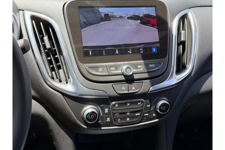 $22988 : Chevrolet Equinox 2024 LT 4d image 9
