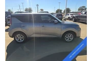 $14977 : Kia Soul 2024 S 4dr Crossove thumbnail