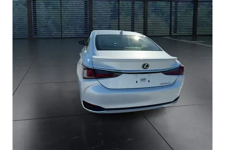 $38988 : Lexus ES 300h 2023 4dr Sedan image 7