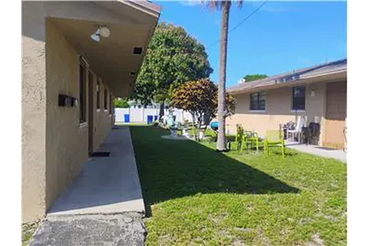 $2500 : Rental property with 3 bedro image 2