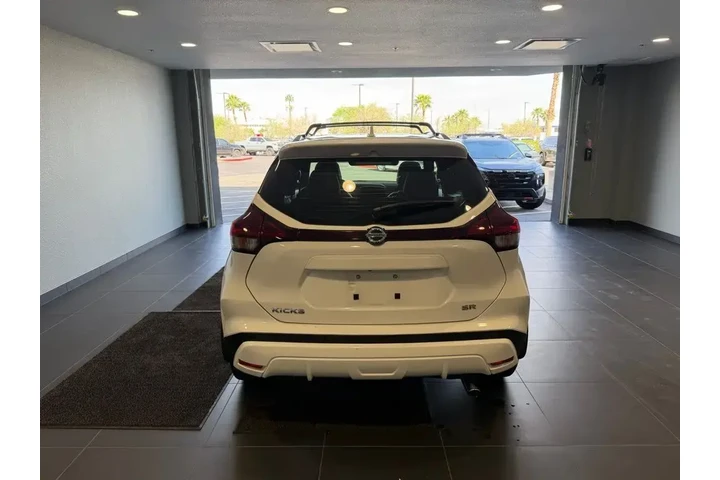 $17984 : Nissan Kicks 2021 SR 4dr Cro image 4