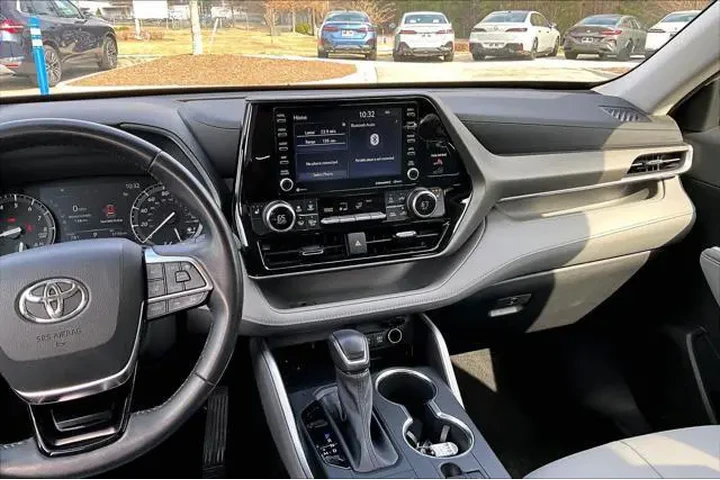 $29998 : Toyota Highlander 2021 AWD X image 7