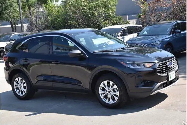 $22987 : Ford Escape 2023 AWD Active image 5