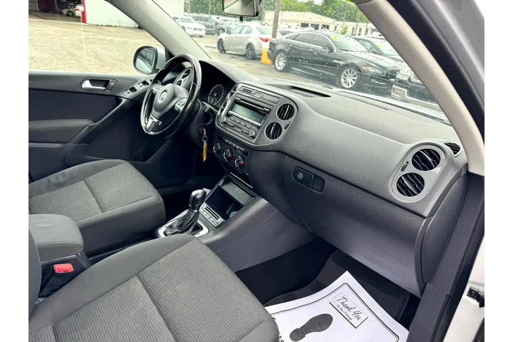 $7980 : 2013 Tiguan 4WD 4dr Auto S w/ image 9