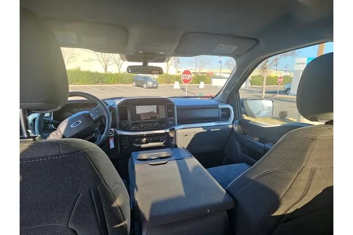 $37500 : Ford F-150 2023 4x4 Lariat 4 image 9