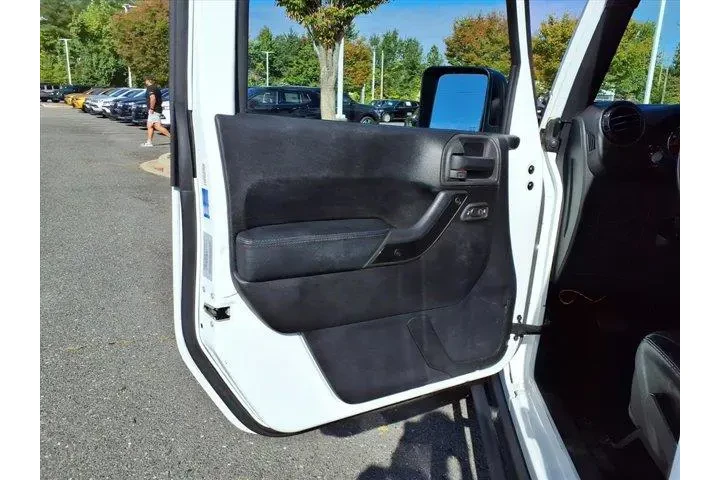 Jeep Wrangler Unlimited 2015 image 4