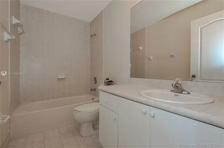 $545000 : MIAMI LAKES image 4