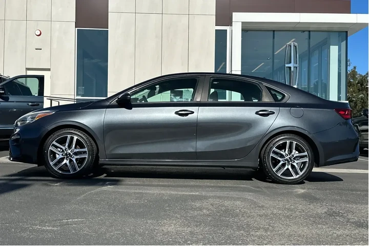 $13900 : Kia Forte 2019 S 4dr Sedan image 6