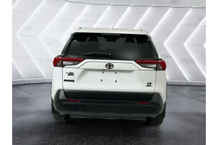 $28791 : Toyota RAV4 2024 AWD LE 4dr image 5
