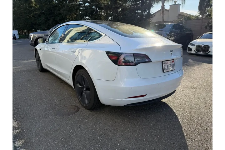 $22000 : Tesla Model 3 2019 Mid Range image 3