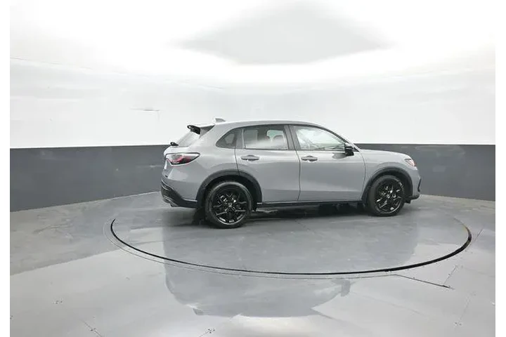 $25812 : Honda HR-V 2024 AWD Sport 4d image 8
