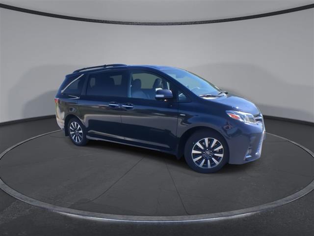 $29500 : PRE-OWNED 2018 TOYOTA SIENNA image 2