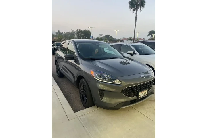$20900 : Ford Escape 2022 SE 4dr SUV image 3