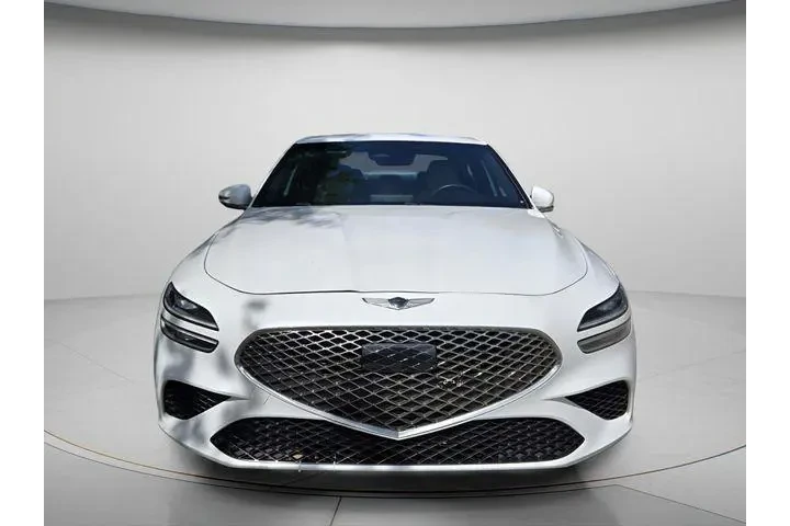 $27954 : Genesis G70 2023 2.0T 4dr Se image 3