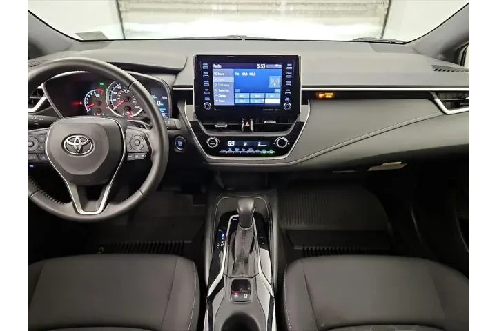 $23998 : Toyota Corolla Hatchback 202 image 9