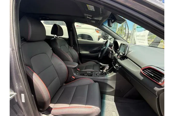 $19125 : Hyundai ELANTRA GT 2019 N Li image 5