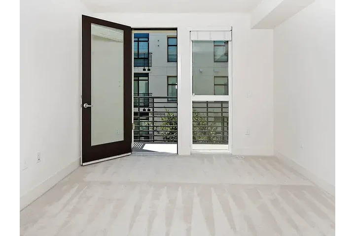 $3011 : Apartment For Rent image 3
